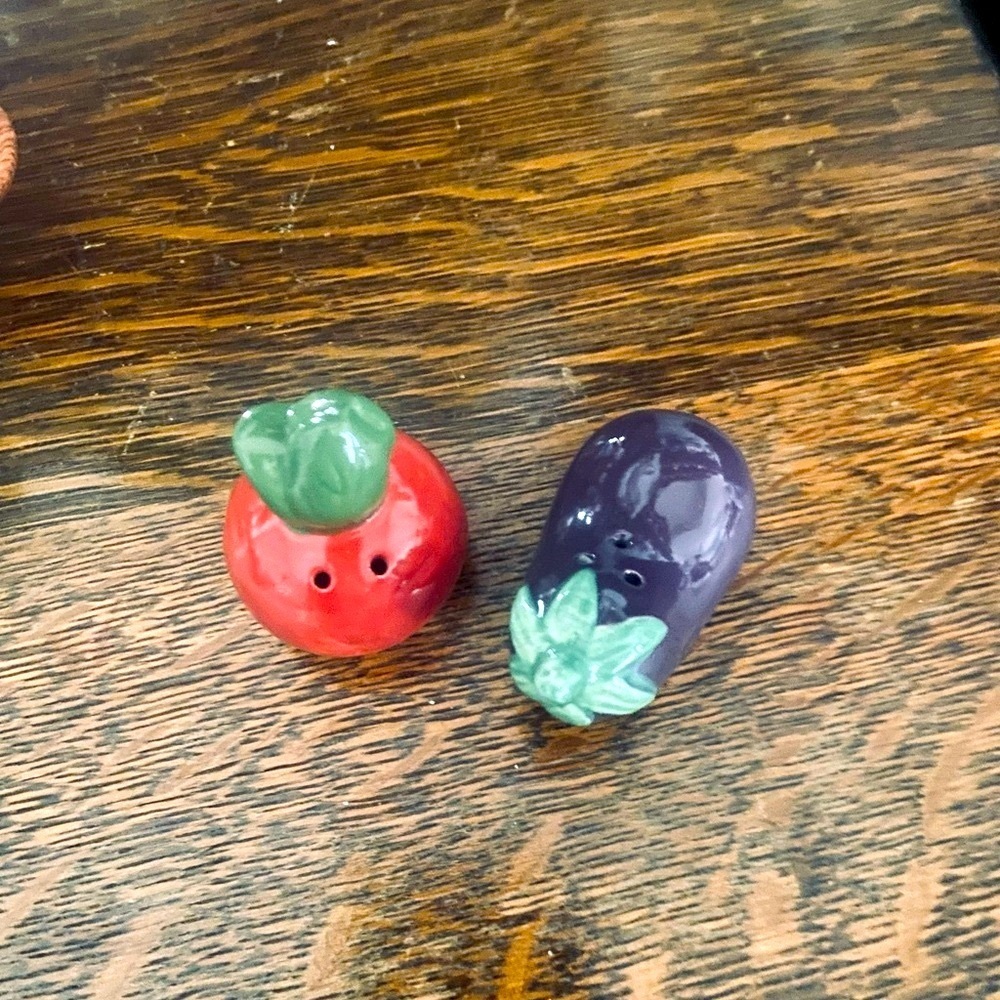 Radish and Eggplant 🍆 Salt and Pepper Shakers